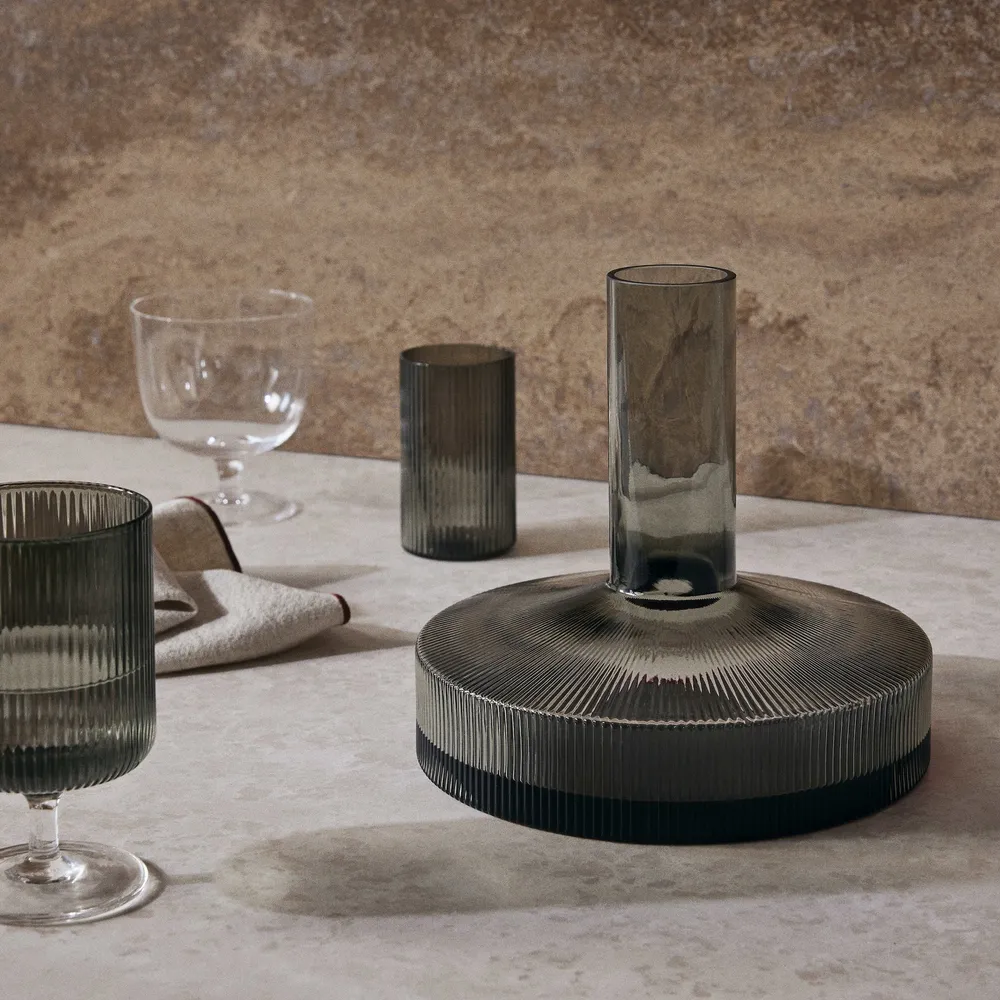 Karafa na víno Ripple Wine Carafe, Smoked Grey
