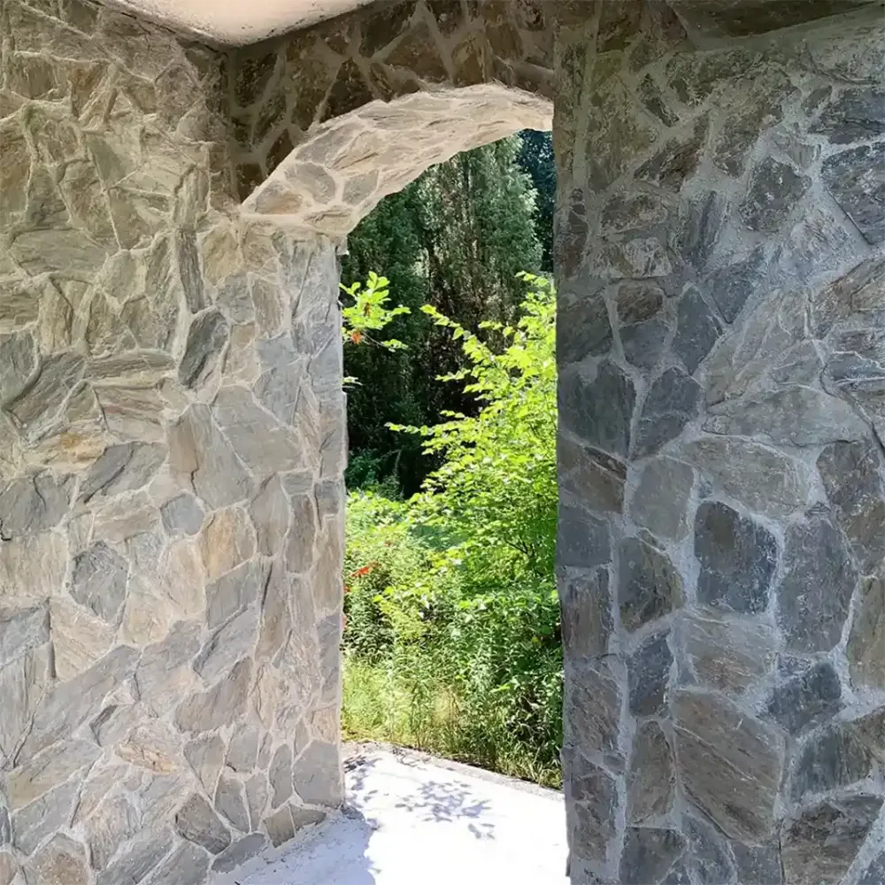 40 m² Grauwacke fasádní kámen 1-3 cm za 51 €/m² doprava zdarma