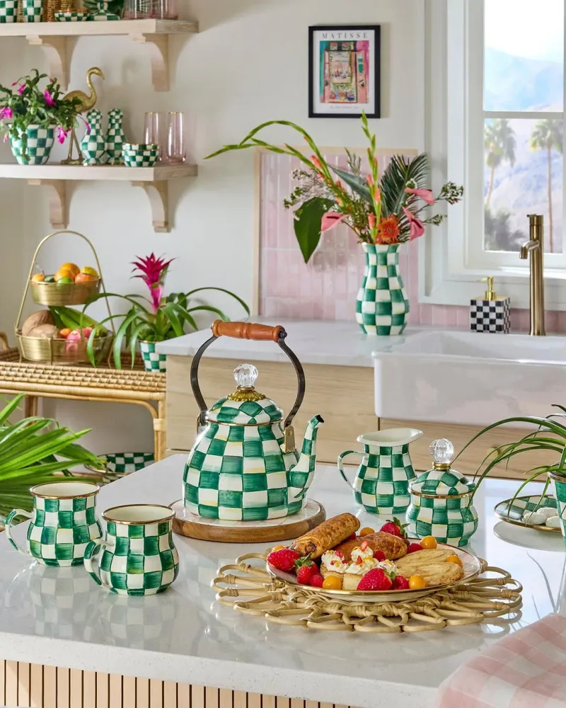 Střední oválný servírovací podnos Emerald Check od MacKenzie-Childs