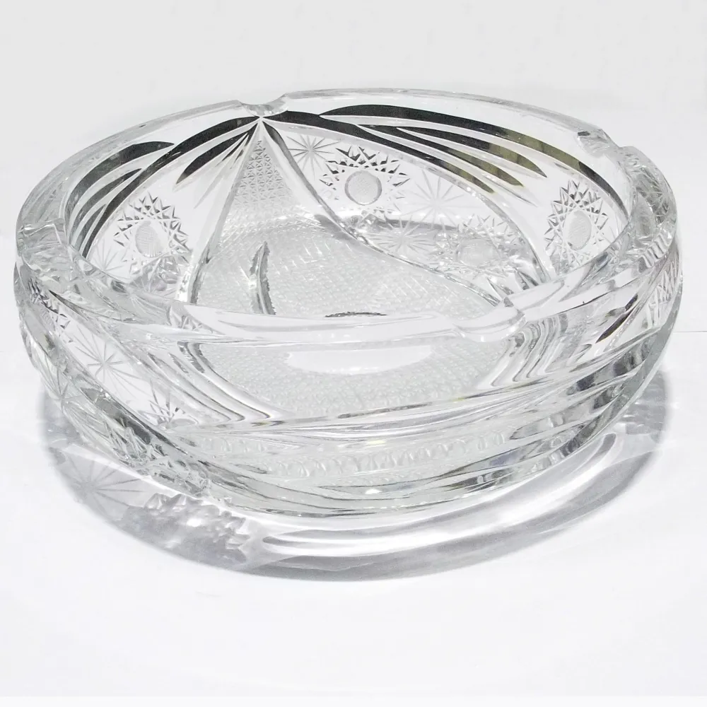 Křišťál BOHEMIA Czechoslovakia popelník 17cm ručně broušený křišťál -0134