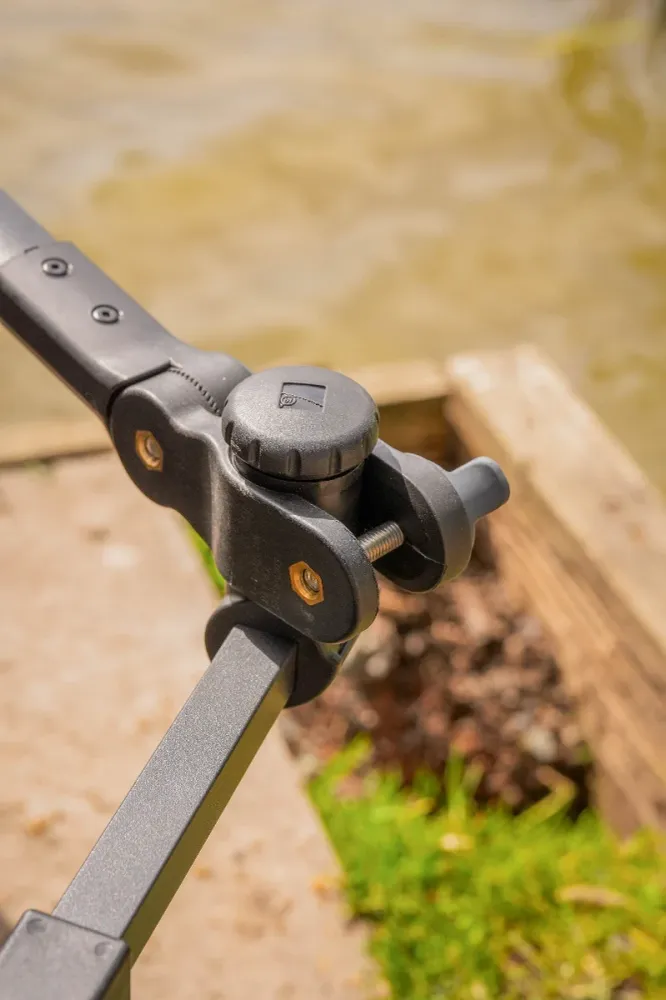 POLE SUPPORT SYSTEM